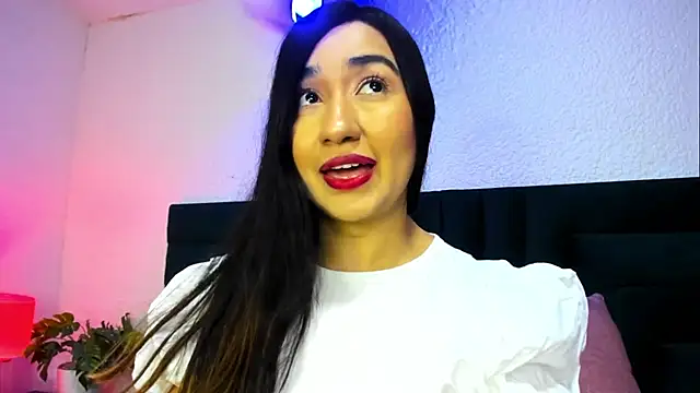 VictoriaRouge  online show from July 2026 09:00:02 PM