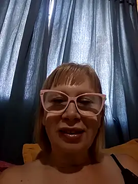 Snapshot of SexyMilf1211 chatting on March 2026 05:28:01 PM SexyMilf1211 online show from March 2026 05:28:01 PM