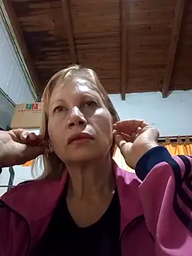 Snapshot of SexyMilf1211 chatting on March 2026 12:33:01 PM SexyMilf1211 online show from March 2026 12:33:01 PM