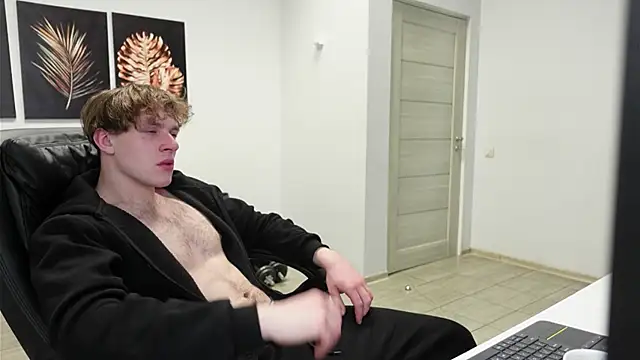 Charles Dreams online show from February 2026 06:37:02 PM