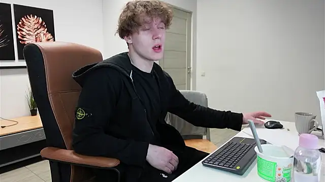 Charles Dreams online show from March 2026 01:22:01 AM