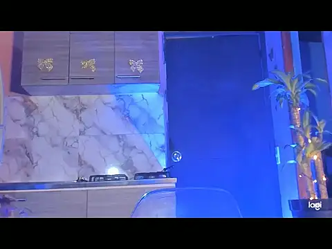 Snapshot of aprille15 chatting on January 2026 01:20:01 AM aprille15 online show from January 2026 01:20:01 AM