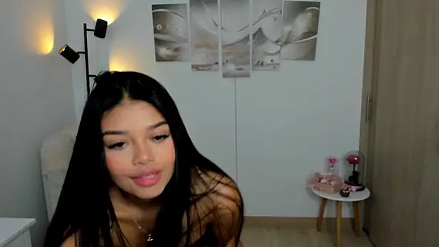 haileyflorez  online show from May 2026 02:55:02 PM