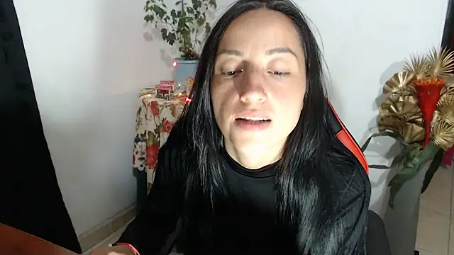 Snapshot of Megan-love2 chatting on November 2025 04:32:02 AM Megan-love2 online show from November 2025 04:32:02 AM