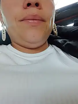 Snapshot of Rouse_hot_ chatting on June 2026 01:37:01 PM Rouse hot online show from June 2026 01:37:01 PM