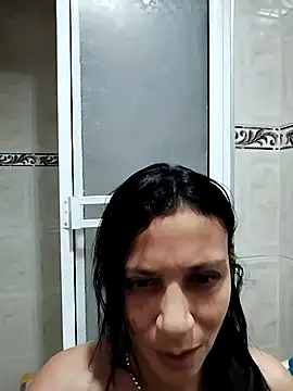 Snapshot of Queen_evaluna chatting on November 2025 05:03:01 PM Queen evaluna online show from November 2025 05:03:01 PM