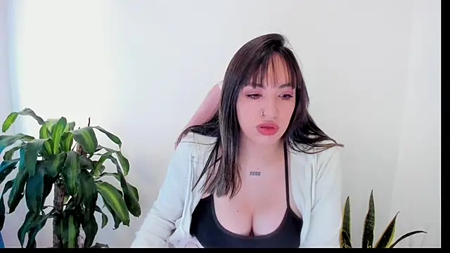 SOFIA SWEETT22 online show from November 2025 05:00:01 PM