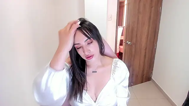 SOFIA SWEETT22 online show from May 2026 10:03:01 PM
