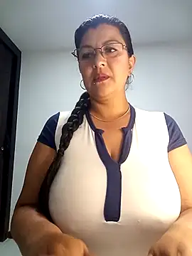 CelesteAlvarez1989 online show from May 2026 05:03:02 AM
