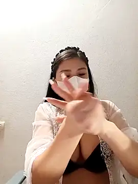 Snapshot of sara-xx chatting on February 2026 04:18:02 AM sara-xx online show from February 2026 04:18:02 AM