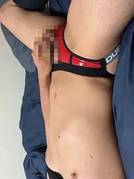 Snapshot of trtr9595 chatting on November 2025 08:40:02 PM trtr9595 online show from November 2025 08:40:02 PM