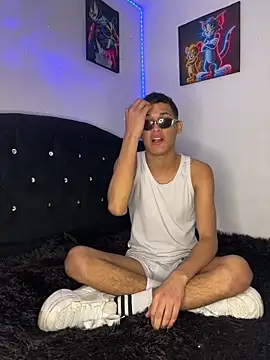 Snapshot of Luigi_cumming1 chatting on November 2025 08:19:01 AM Luigi cumming1 online show from November 2025 08:19:01 AM