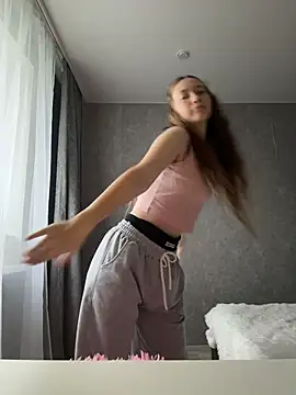 Snapshot of Holy_Poly chatting on November 2025 08:19:01 AM Holy Poly online show from November 2025 08:19:01 AM