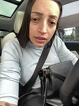 Snapshot of BelleRune chatting on March 2025 01:12:02 PM BelleRune online show from March 2025 01:12:02 PM