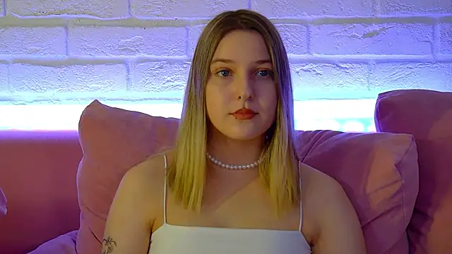 TinnaBurton online show from May 2026 04:24:02 PM