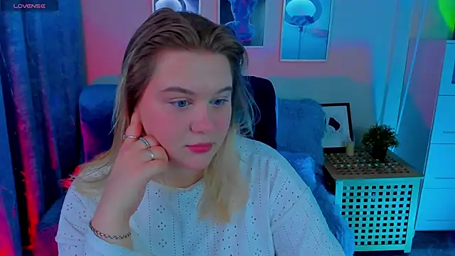 LouiseMous online show from December 2025 09:01:02 PM