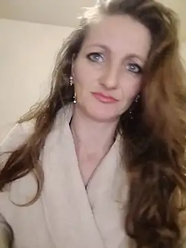 CrazyMaya39 online show from April 2026 10:40:02 PM