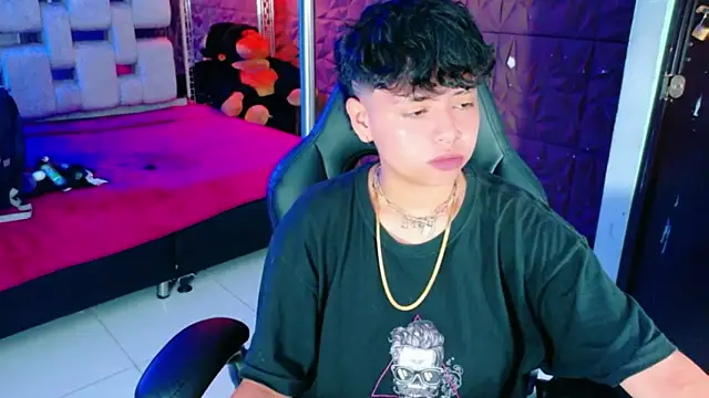 lunabustygirl online show from February 2026 04:32:01 AM