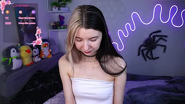 Emmie shy online show from April 2026 08:47:01 PM