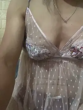 Snapshot of Trangbabylove chatting on June 2026 05:58:01 AM Trangbabylove online show from June 2026 05:58:01 AM