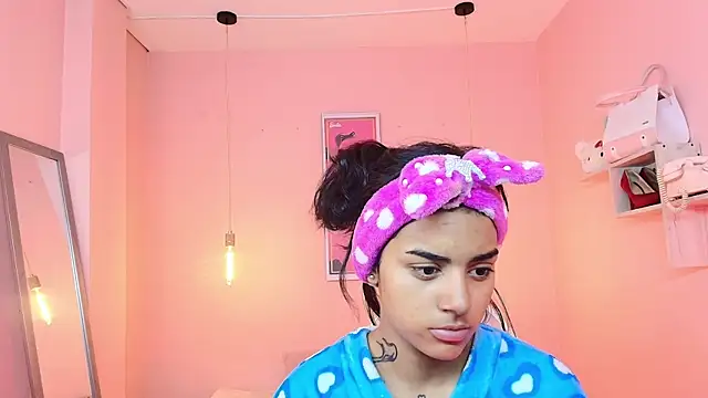 Milu carbajal x online show from January 2026 01:05:02 PM