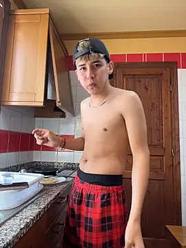 Noah21  online show from December 2025 12:46:02 PM