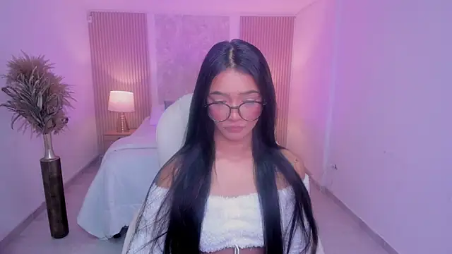 Snapshot of kylie_collins chatting on May 2026 03:24:02 AM kylie collins online show from May 2026 03:24:02 AM