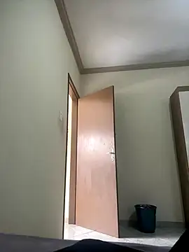 Snapshot of Larissa_xxe chatting on December 2025 01:49:02 PM Larissa xxe online show from December 2025 01:49:02 PM