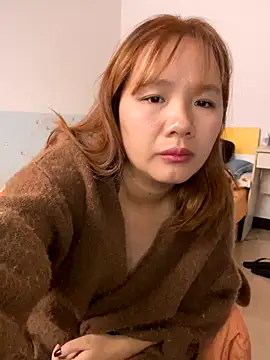 yiyi0316 online show from November 2025 05:32:02 AM