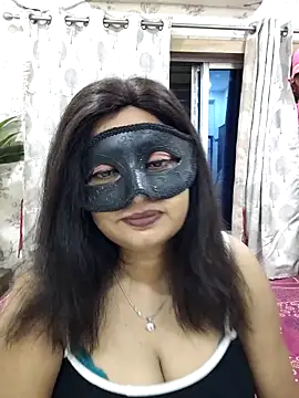 Cute-richa1 online show from May 2026 05:28:02 PM