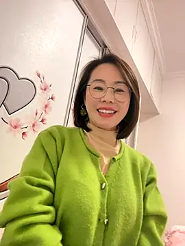 xiaoling2358 online show from November 2025 01:25:02 PM