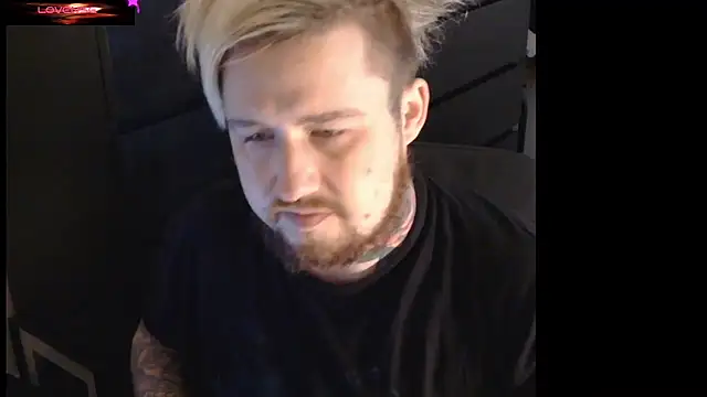 Snapshot of ThatAltGuy chatting on November 2025 12:00:02 PM ThatAltGuy online show from November 2025 12:00:02 PM