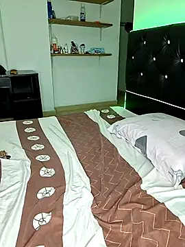 Snapshot of pamela_Tiny chatting on March 2026 01:50:01 AM pamela Tiny online show from March 2026 01:50:01 AM