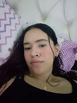 emy ross  online show from December 2025 11:00:02 PM