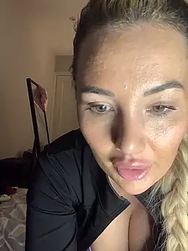 Snapshot of xoxohan11 chatting on March 2026 10:04:02 PM xoxohan11 online show from March 2026 10:04:02 PM