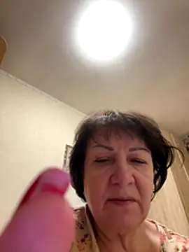 Snapshot of LittleBead522 chatting on November 2025 07:21:01 PM LittleBead522 online show from November 2025 07:21:01 PM