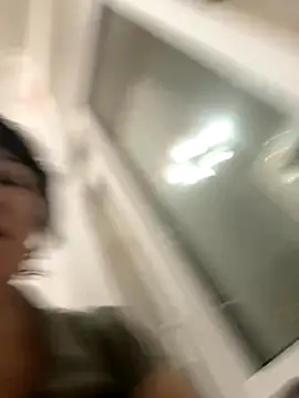 Snapshot of LittleBead522 chatting on November 2025 03:39:01 PM LittleBead522 online show from November 2025 03:39:01 PM