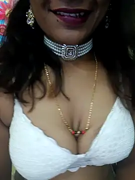 Snapshot of Premalatha_28 chatting on April 2026 07:39:01 AM Premalatha 28 online show from April 2026 07:39:01 AM