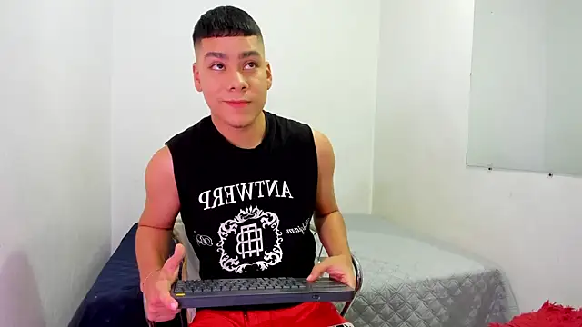 Lucastorrez01 online show from June 2026 10:40:02 PM