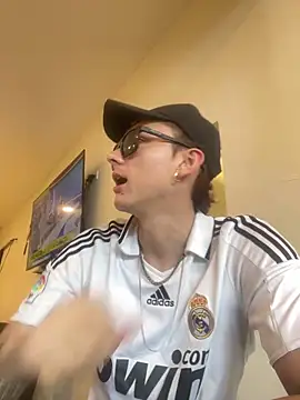 Boyfriend-Hot online show from December 2025 01:09:02 PM