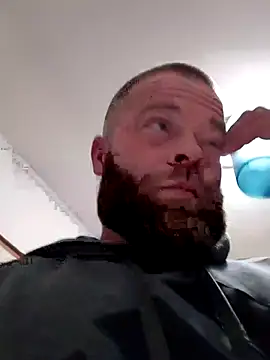 Snapshot of FrazierMoney chatting on November 2025 08:31:01 AM FrazierMoney online show from November 2025 08:31:01 AM