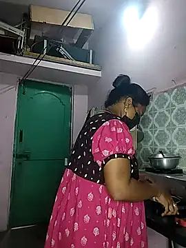 Snapshot of Tamil_devagi chatting on February 2026 06:52:01 AM Tamil devagi online show from February 2026 06:52:01 AM