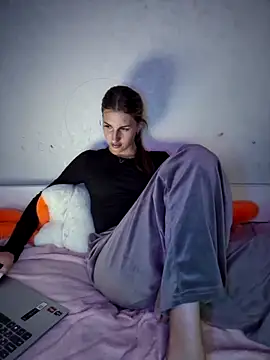 carolinakis  online show from March 2026 08:58:02 PM