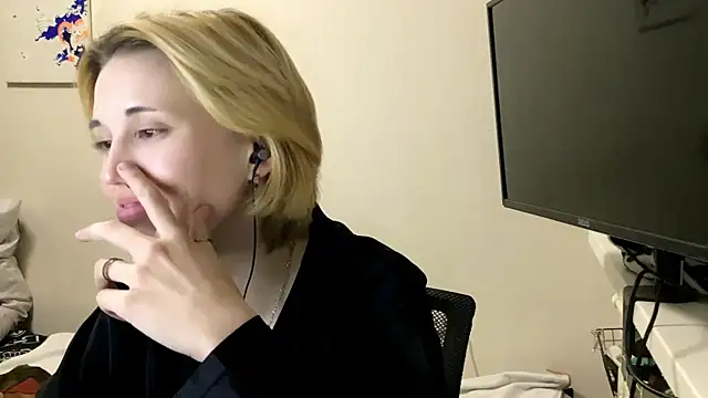 Snapshot of zxctoxic chatting on November 2025 04:46:01 PM zxctoxic online show from November 2025 04:46:01 PM