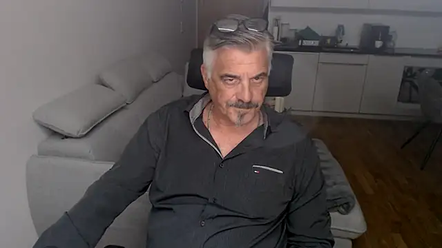 Snapshot of Buidapest chatting on January 2026 02:36:02 AM Buidapest online show from January 2026 02:36:02 AM