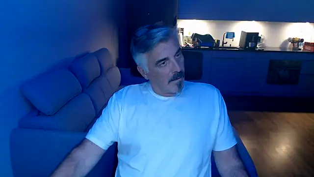 Snapshot of Buidapest chatting on February 2026 03:10:02 PM Buidapest online show from February 2026 03:10:02 PM