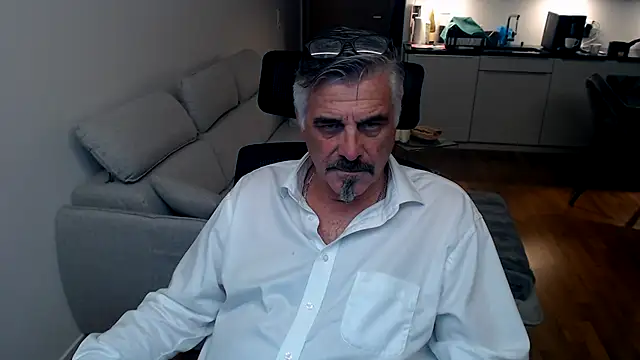 Snapshot of Buidapest chatting on February 2026 12:48:02 AM Buidapest online show from February 2026 12:48:02 AM