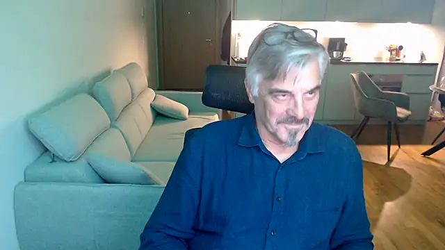 Snapshot of Buidapest chatting on February 2026 12:04:01 AM Buidapest online show from February 2026 12:04:01 AM