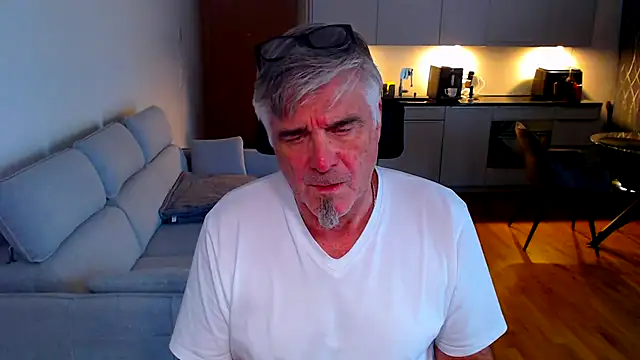 Buidapest online show from March 2026 04:24:01 PM