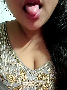 Winter XOXO online show from February 2026 01:42:02 AM